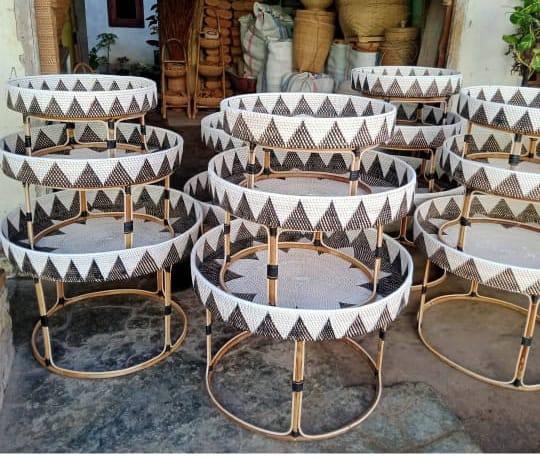 Koleksi meja rotan bermotif