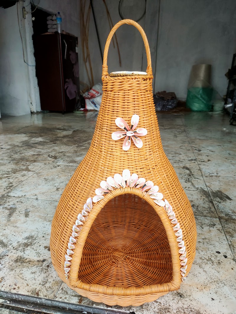 Rumah Hewan Rotan Hias Kerang